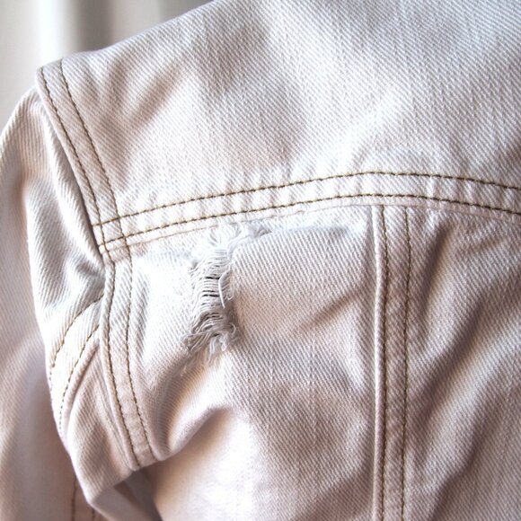 Forever 21 Distressed White Cropped Denim Jacket, Long sleeved, Size L - Picture 9 of 16